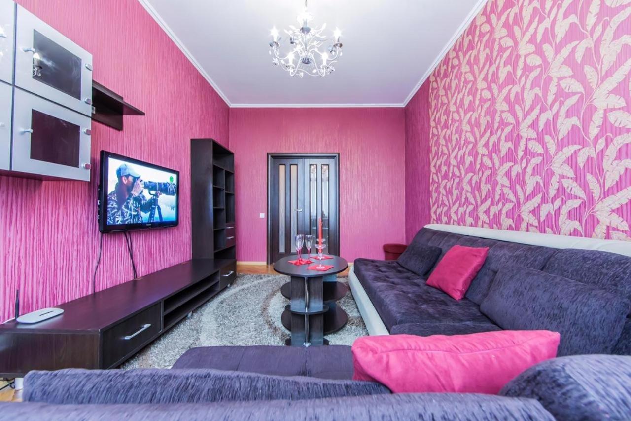 Rent-Kiev 2 Min Metro Chernihivska Lux Bagian luar foto
